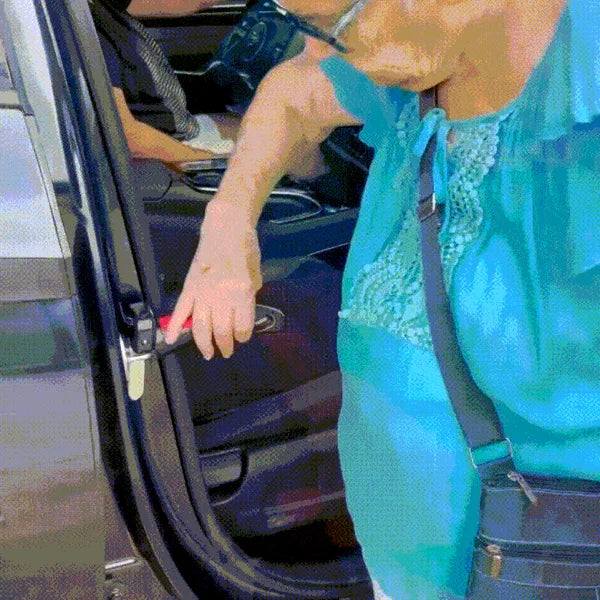 🔥5-in-1 car handle-assisted emergency escape system