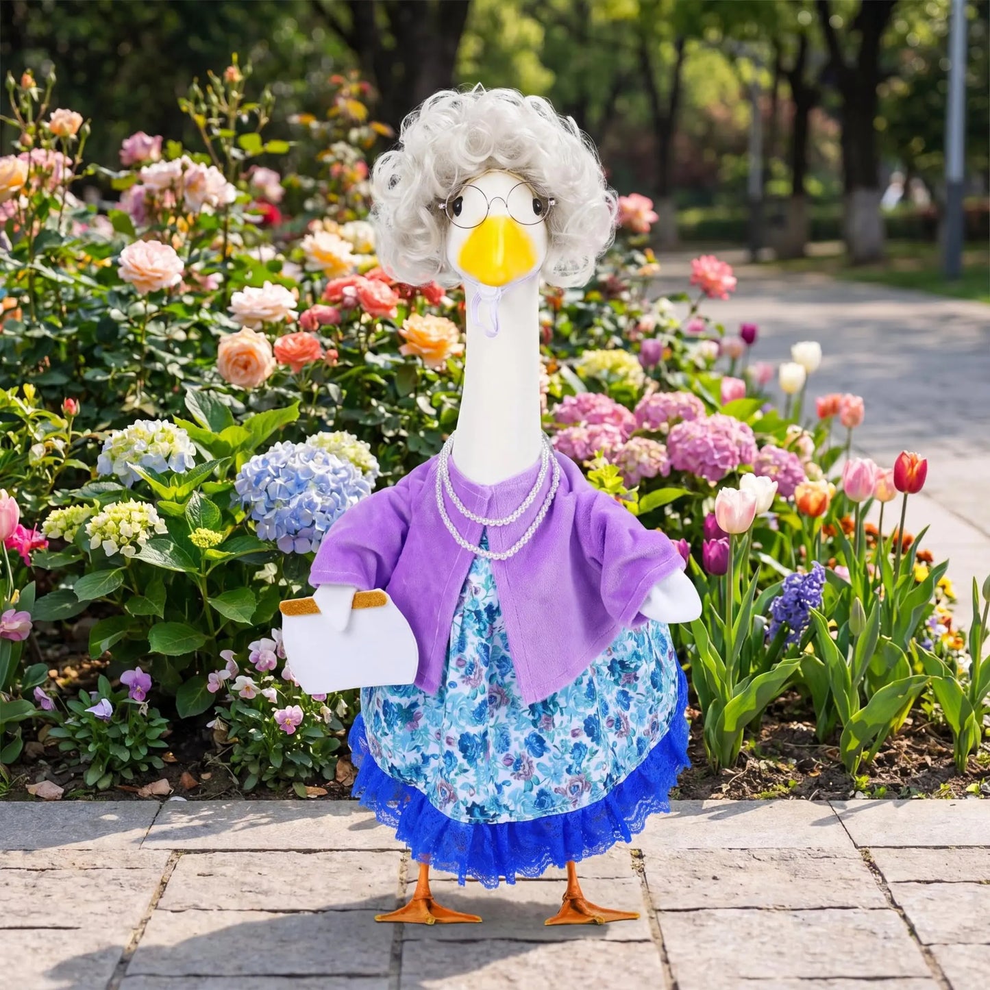 🦢VALORS TOP™Grandmother Porch Goose Outfit for 23" Plastic/ Cement Goose Statues