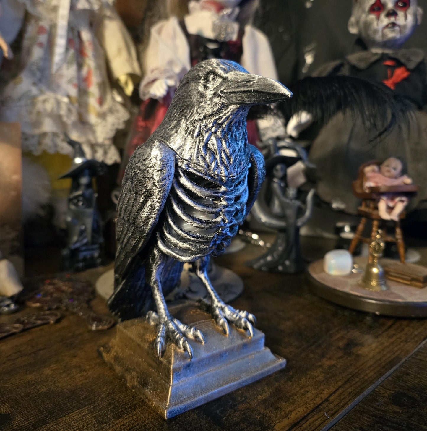 🐦‍⬛Gothic Raven with open ribcage chest with LED lights stunning figurine