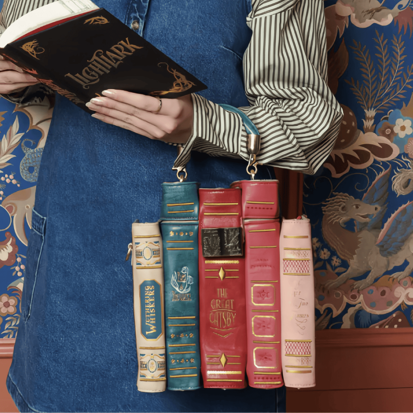 📚 Vintage Stacked Book Novelty Handbag