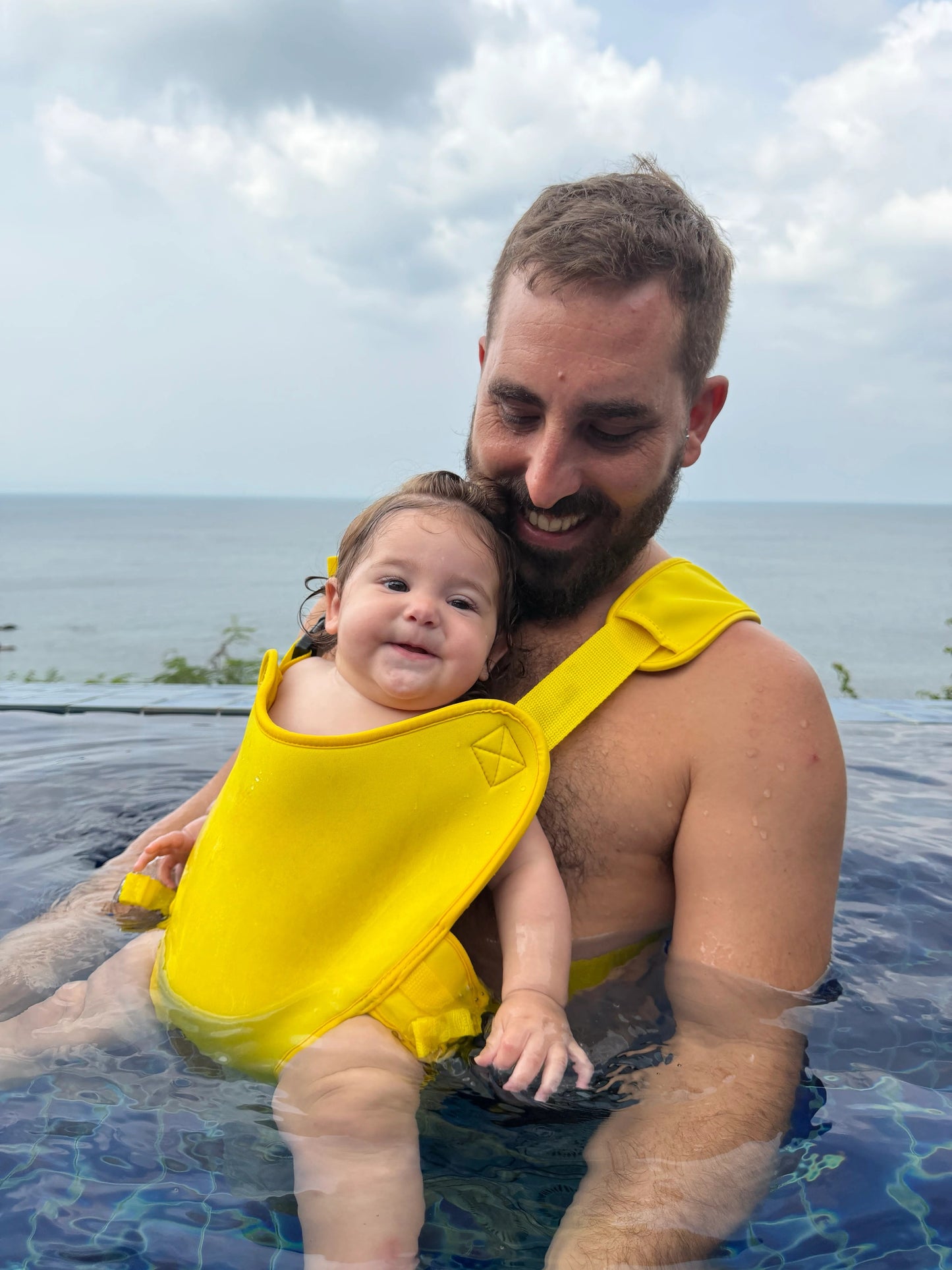 💦 Valors AquaHold™ Baby Water Carrier – Hands-Free Comfort For Safe Family Water Adventures